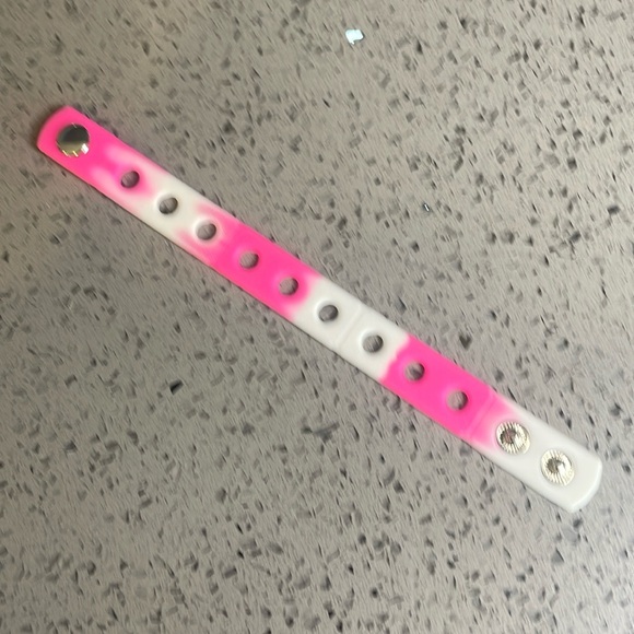 FREE w/bundle Charm bracelett jibbitz crocs shoe charm holder - Picture 1 of 2